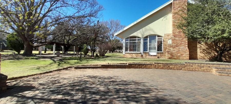 10 Bedroom Property for Sale in Klerksdorp Rural North West